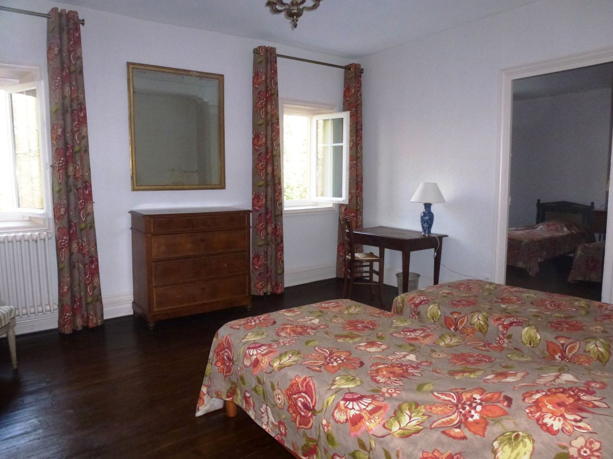 2 chambres 2 lits simple - 2 bedrooms with 2 single beds 